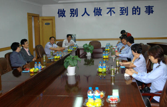 溧阳市地税局来尊龙凯时人生就是搏集团开展纳税人之家“交流体验日”活动